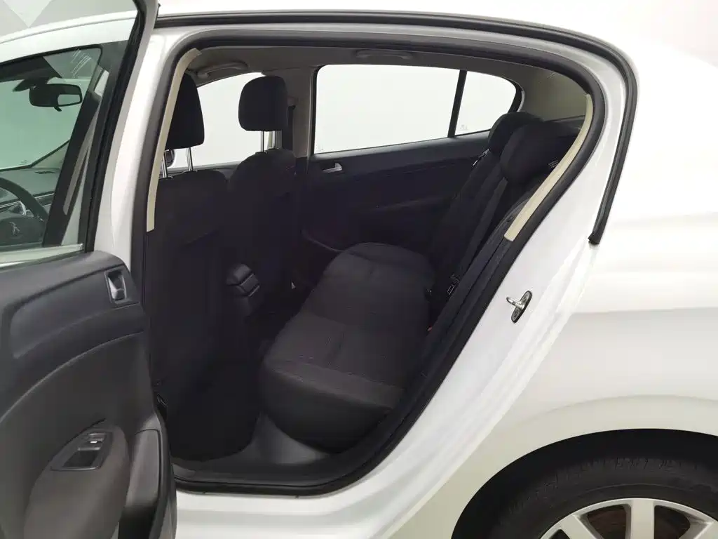 Peugeot 308 — миниатюра 15
