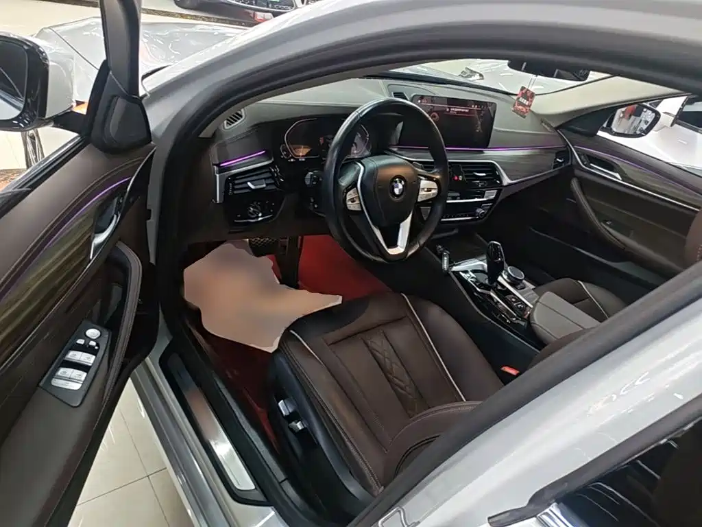 BMW 5 Series — миниатюра 16