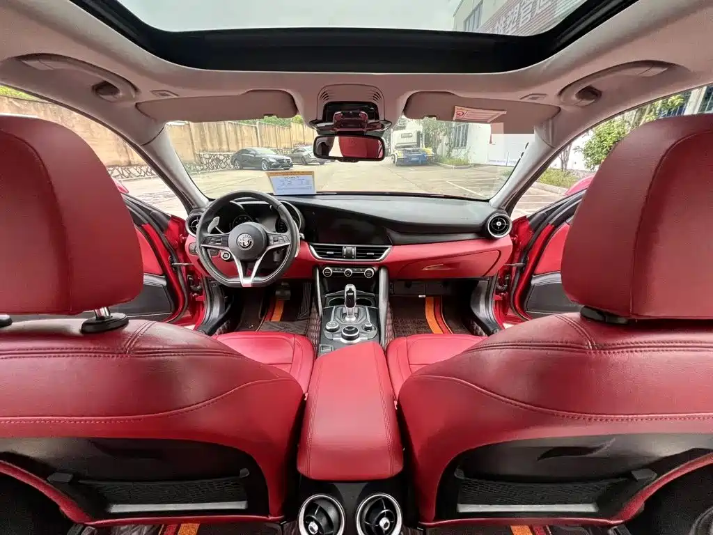 Alfa Romeo Giulia — миниатюра 12