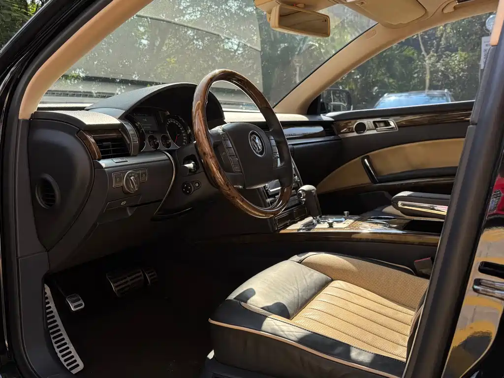 Volkswagen Phaeton — миниатюра 4