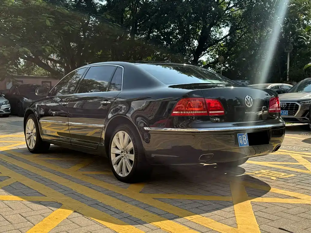 Volkswagen Phaeton — миниатюра 11
