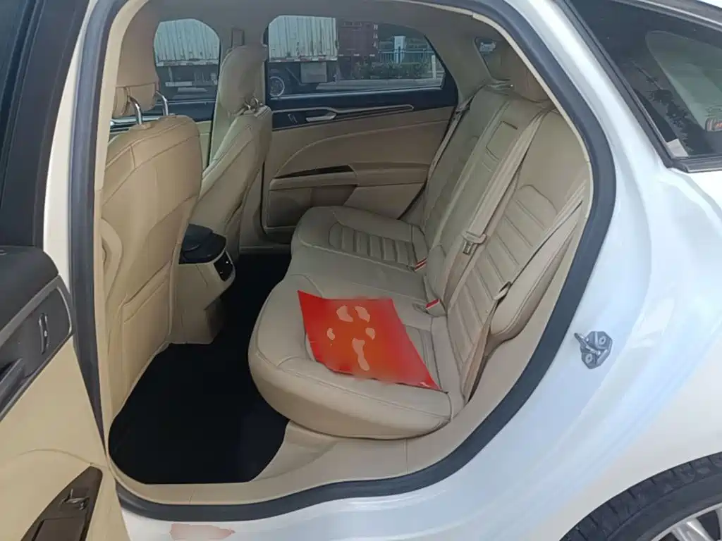 Ford Mondeo — миниатюра 17