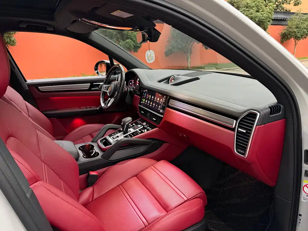 Porsche Cayenne — миниатюра 11