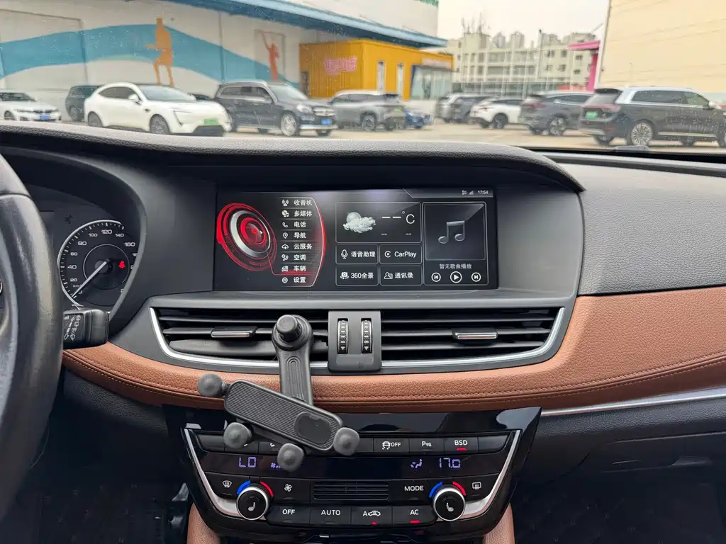 Borgward BX7 — миниатюра 12
