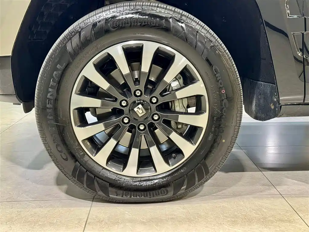 TANK TANK 700 NEW ENERGY