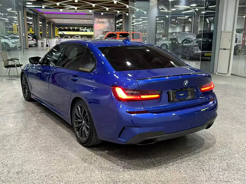 BMW 3 SERIES