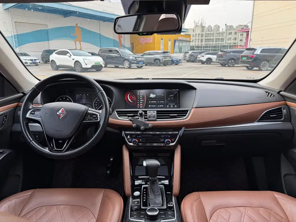 Borgward BX7 — миниатюра 11