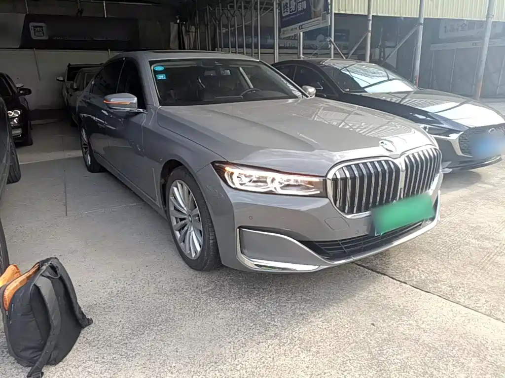 BMW 7 Series — миниатюра 4