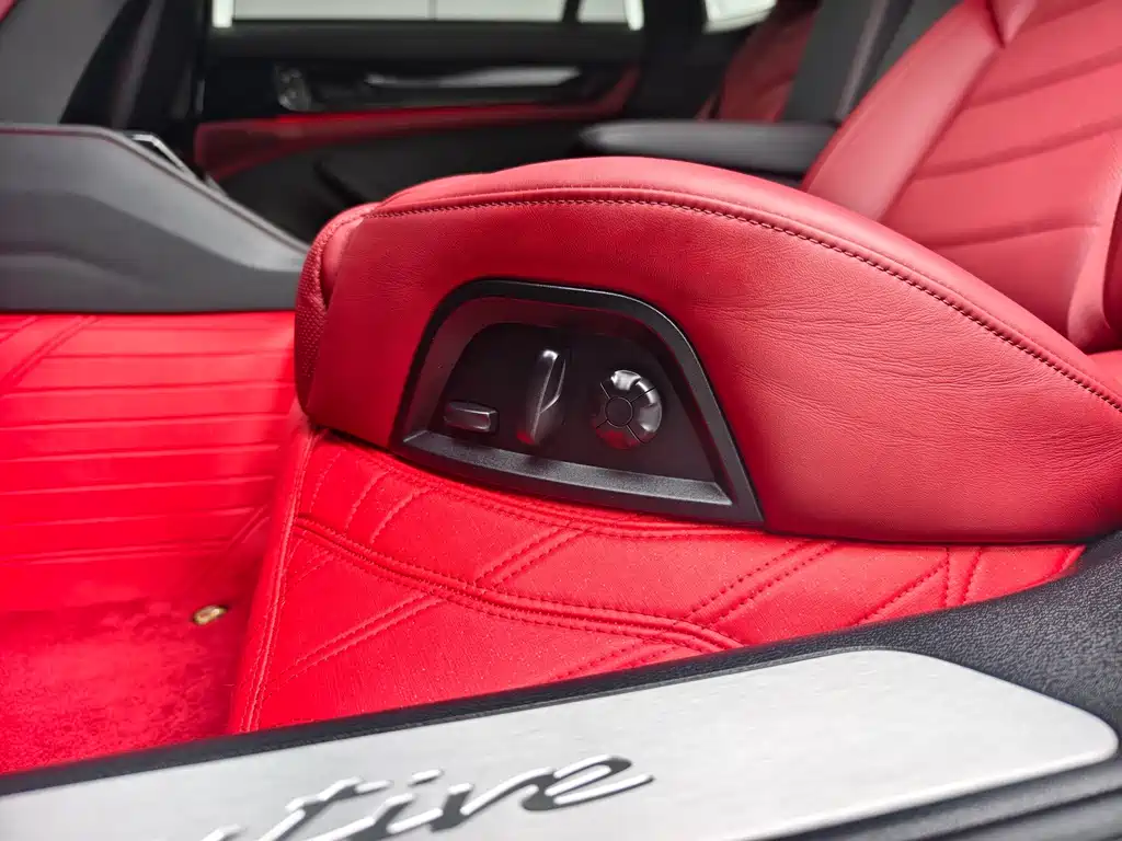 Porsche Panamera — миниатюра 10