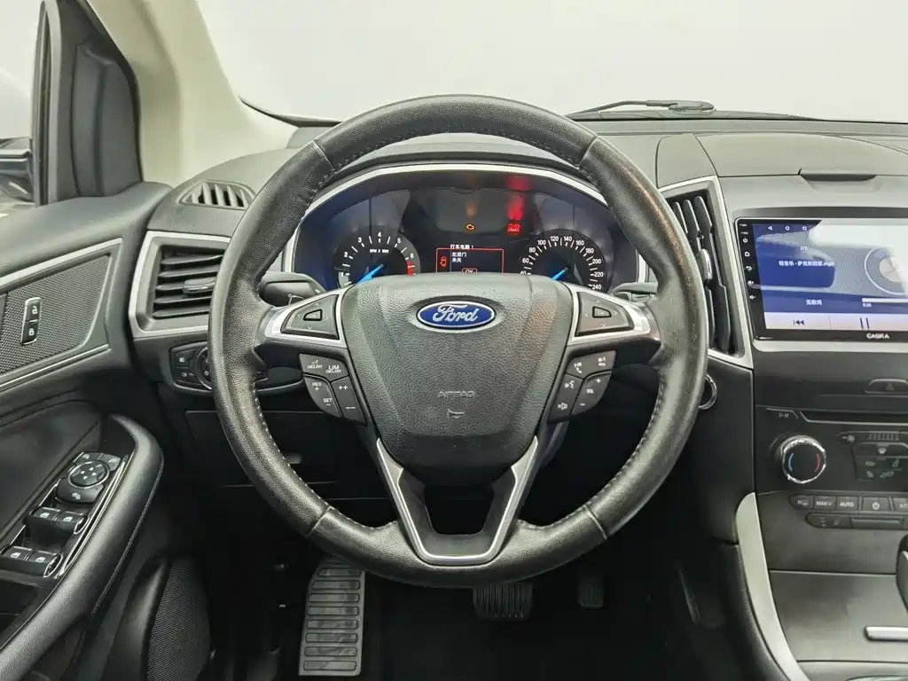 Ford Edge — миниатюра 11