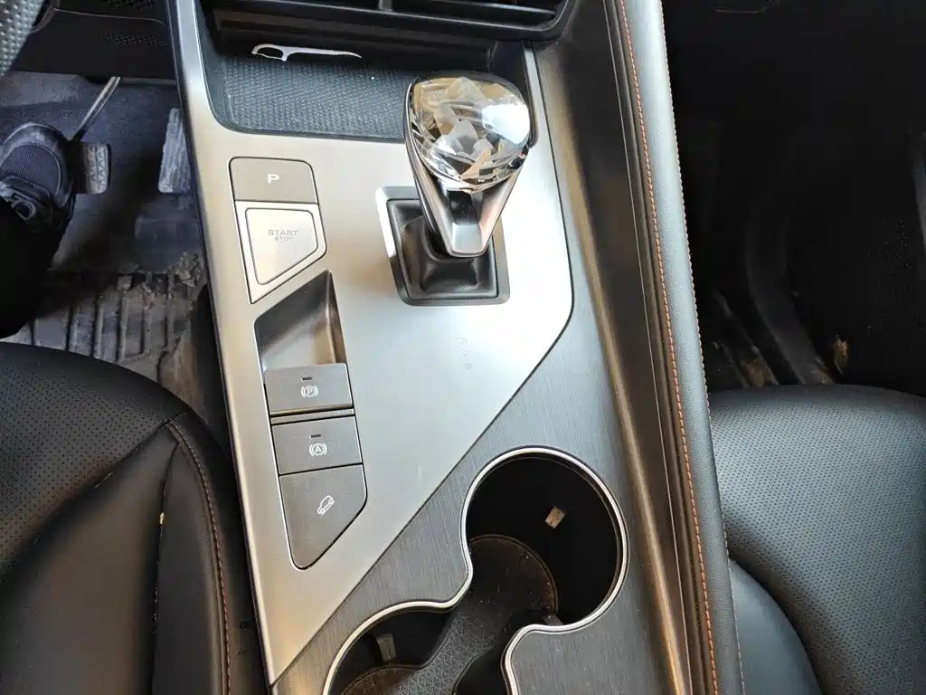 Roewe RX5 New Energy — миниатюра 7
