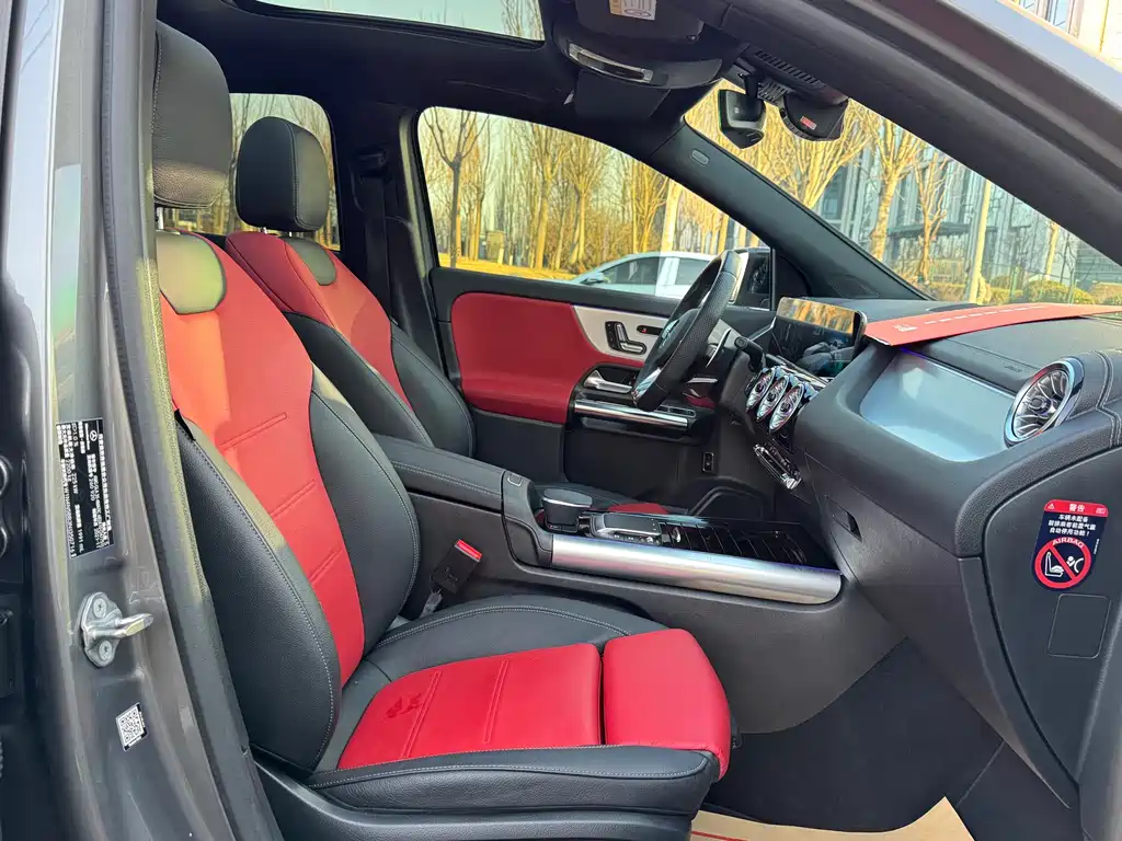 MERCEDES-BENZ GLA AMG