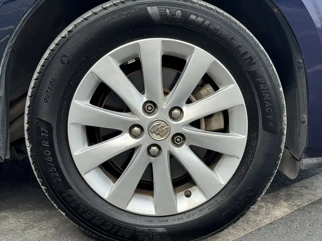Buick GL8 2013 2.4L CT Luxury Comfort