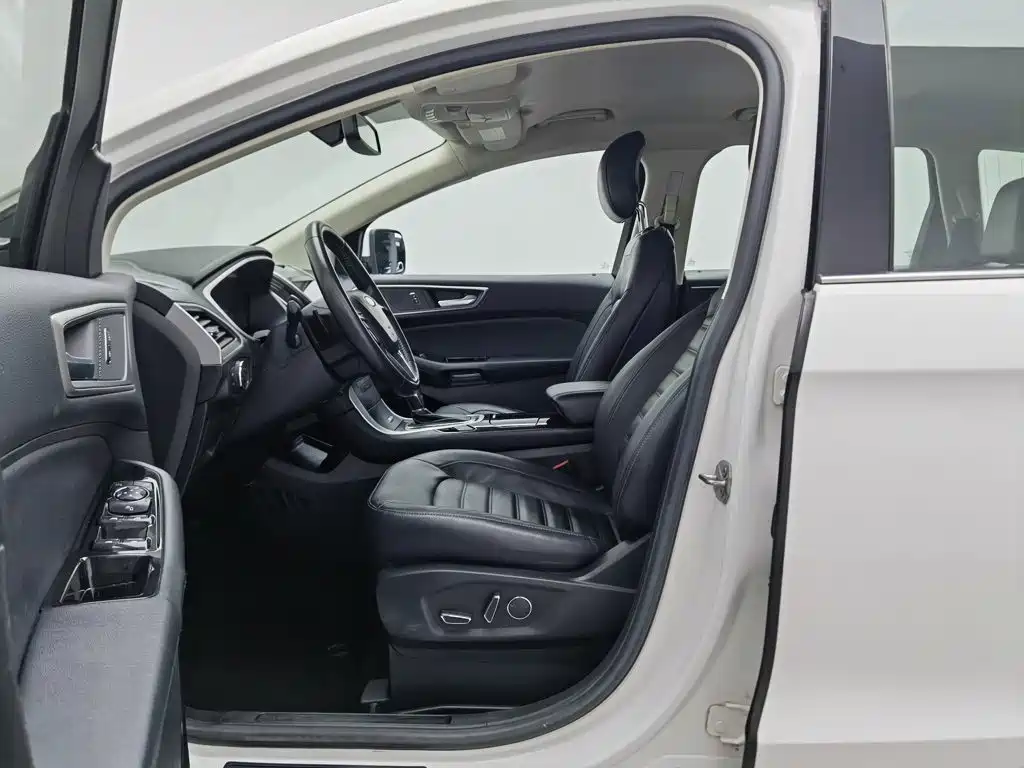 Ford Edge — миниатюра 10