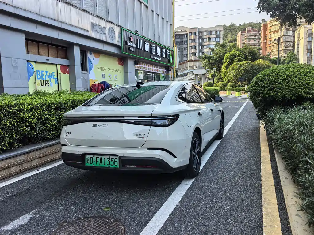 BYD Seal 07 DM-i — миниатюра 5