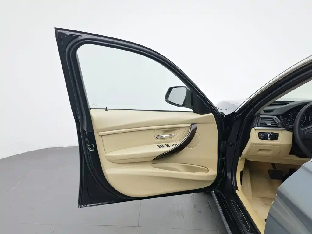 BMW 3 Series — миниатюра 8