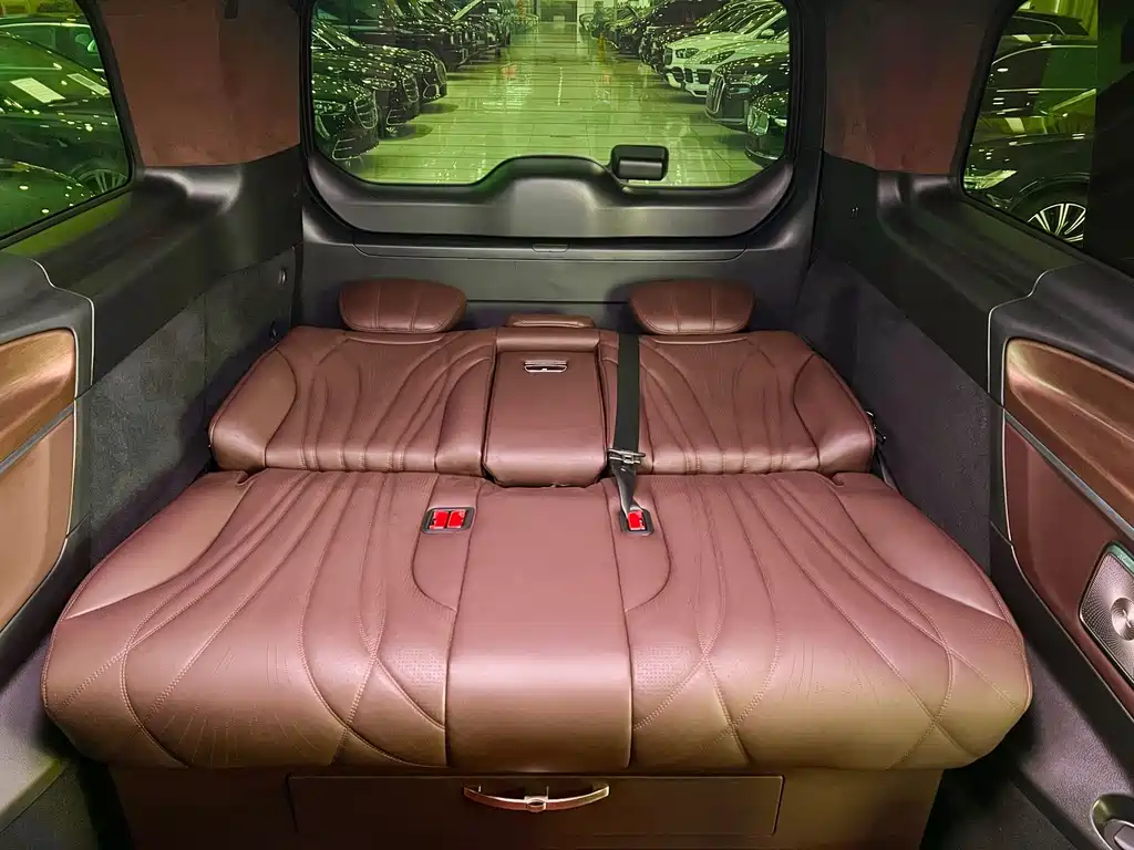 Mercedes-Benz V-Class — миниатюра 12