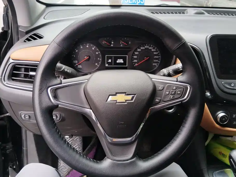 Chevrolet Equinox — миниатюра 15