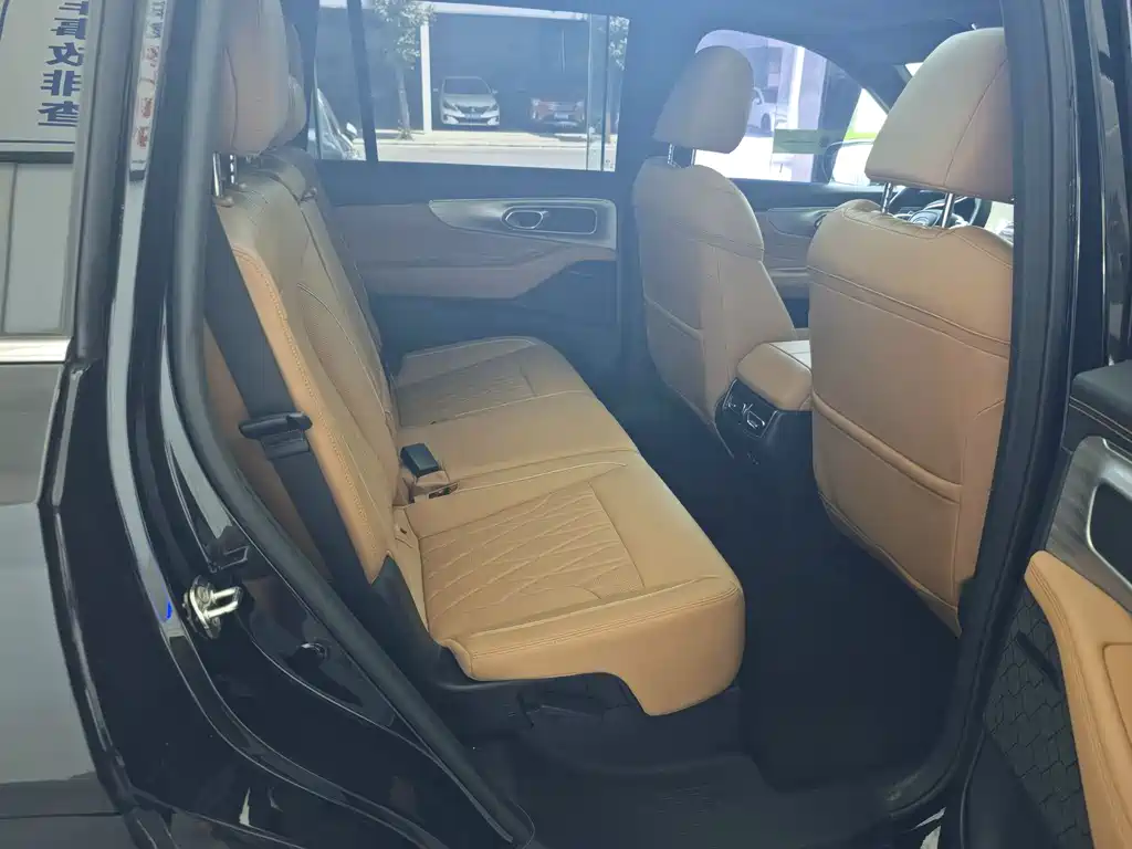 GAC GS8 2025 2.0TGDI Luxury 5 мест