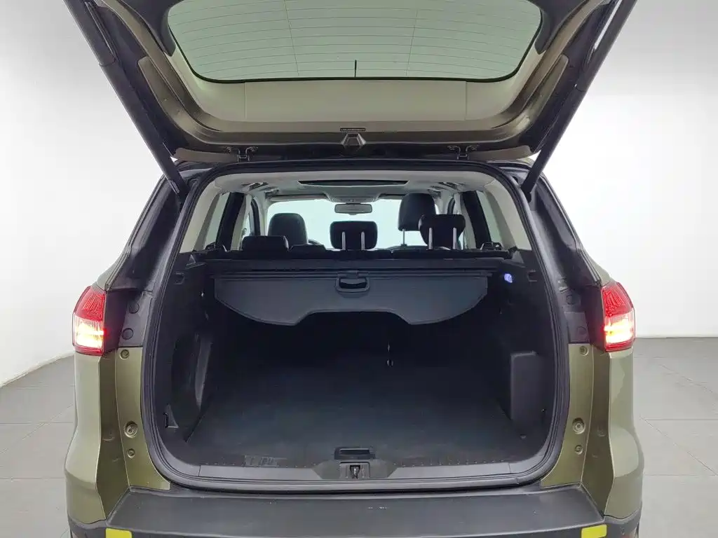Ford Kuga — миниатюра 16