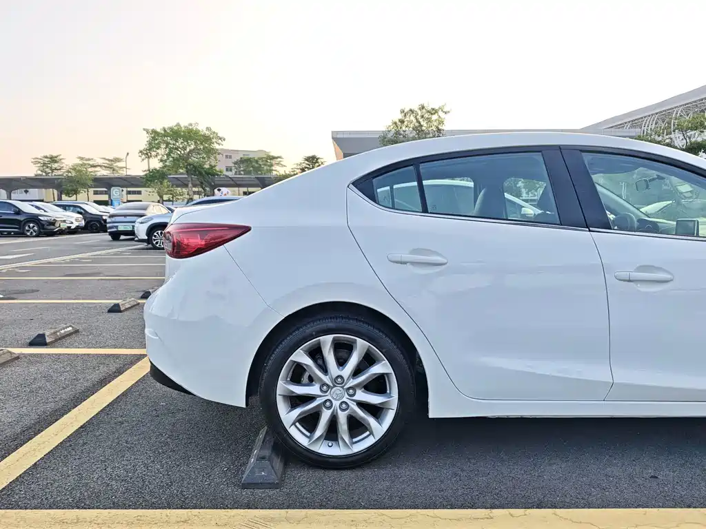 Mazda 3 Axela — миниатюра 26