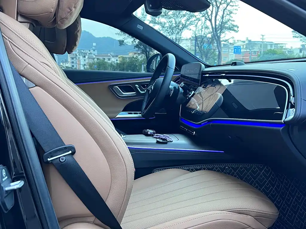Mercedes-Benz E-Class — миниатюра 5