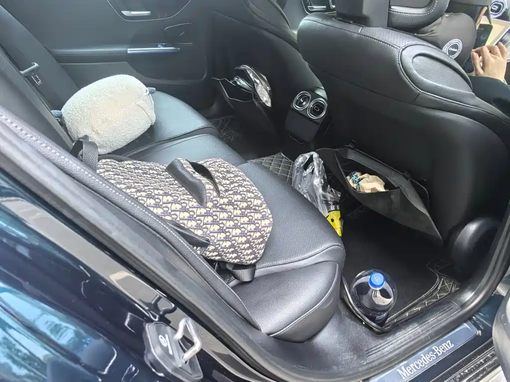 Mercedes-Benz C-Class — миниатюра 5