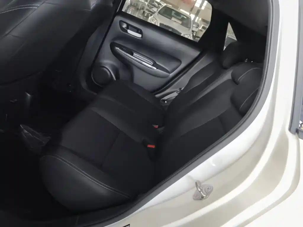 Honda Fit — миниатюра 17