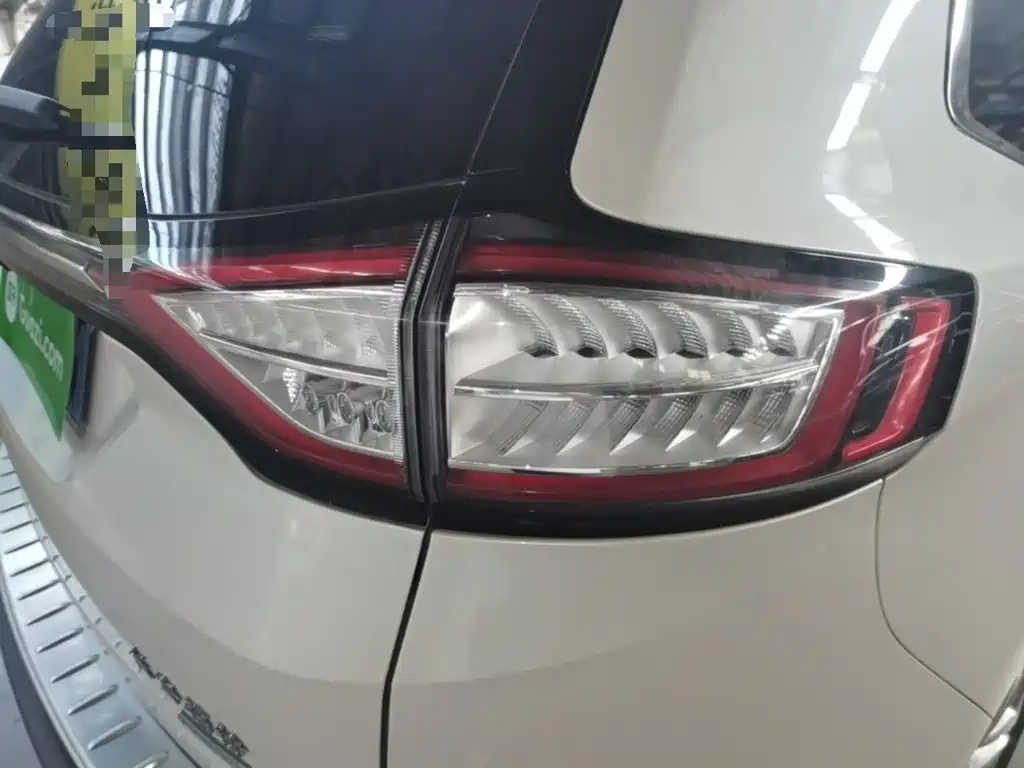 Ford Edge — миниатюра 8