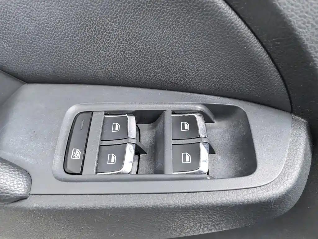 Roewe RX5 — миниатюра 9