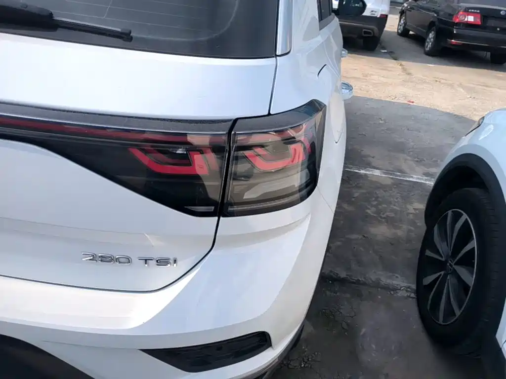 Volkswagen T-Roc — миниатюра 8