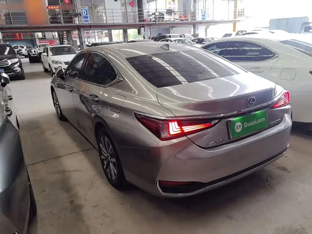 Lexus ES — миниатюра 5
