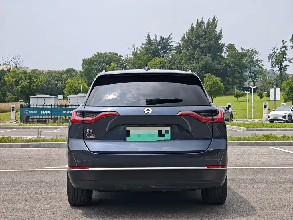 NIO ES8 2022 75kWh мест