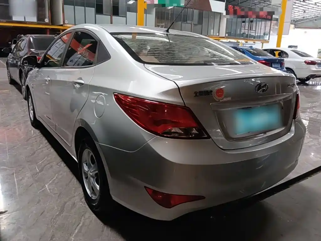 Hyundai Verna — миниатюра 5