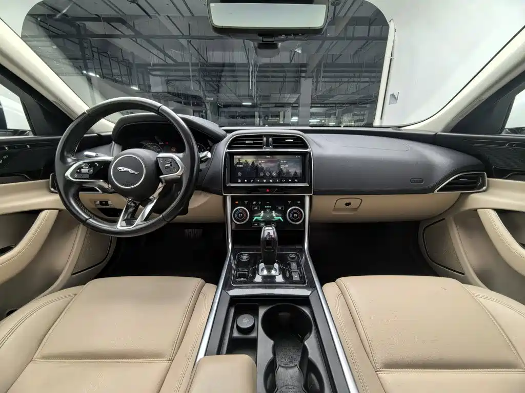 Jaguar XEL — миниатюра 5
