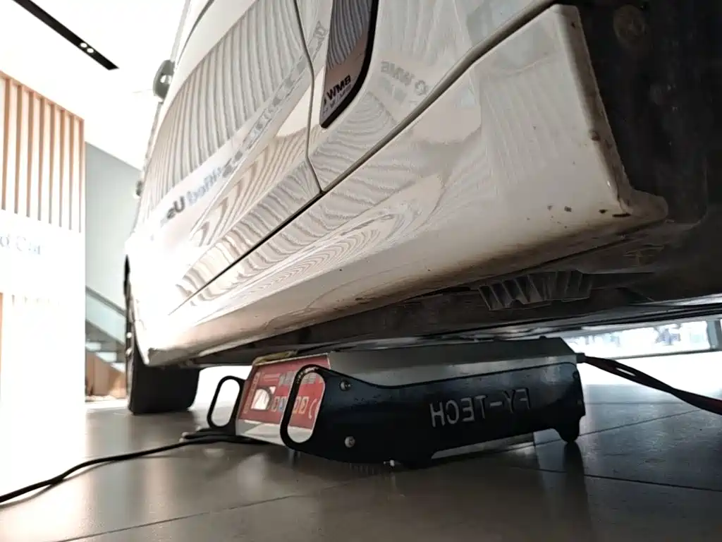 BMW 5 Series (Import) — миниатюра 21