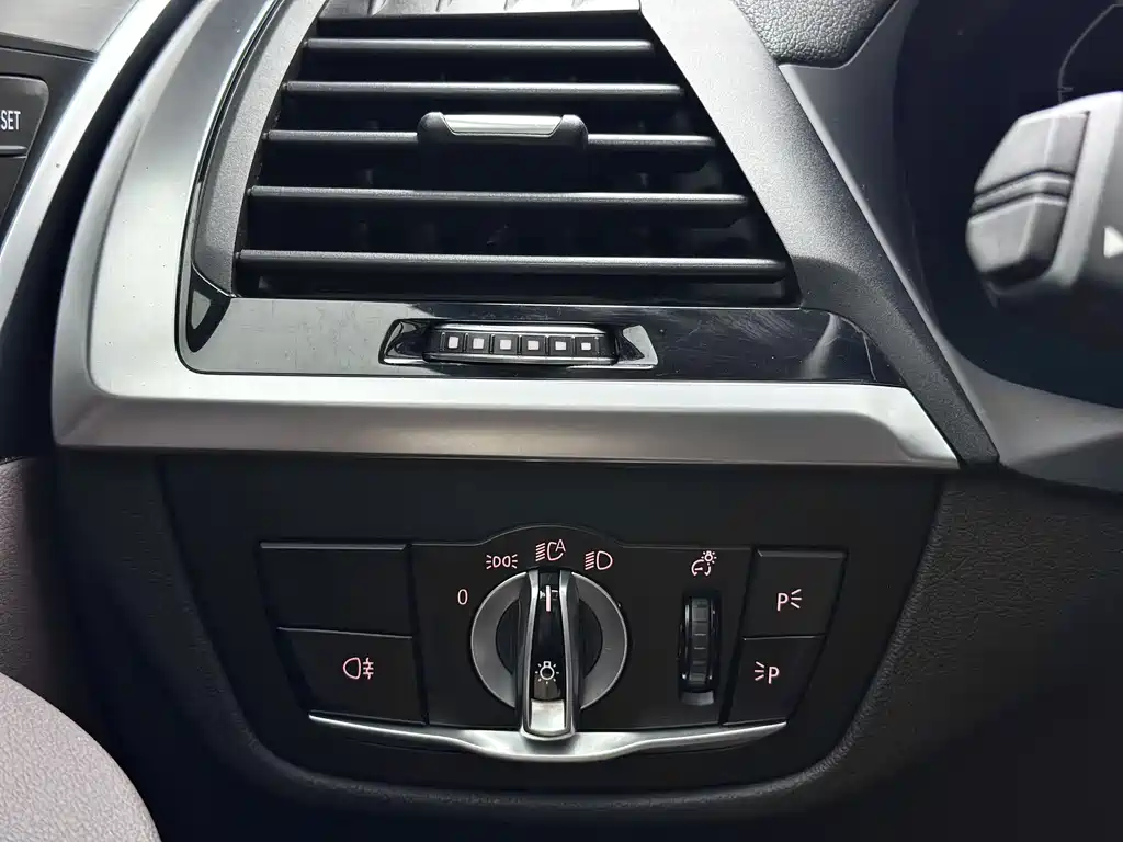 BMW iX3 — миниатюра 17