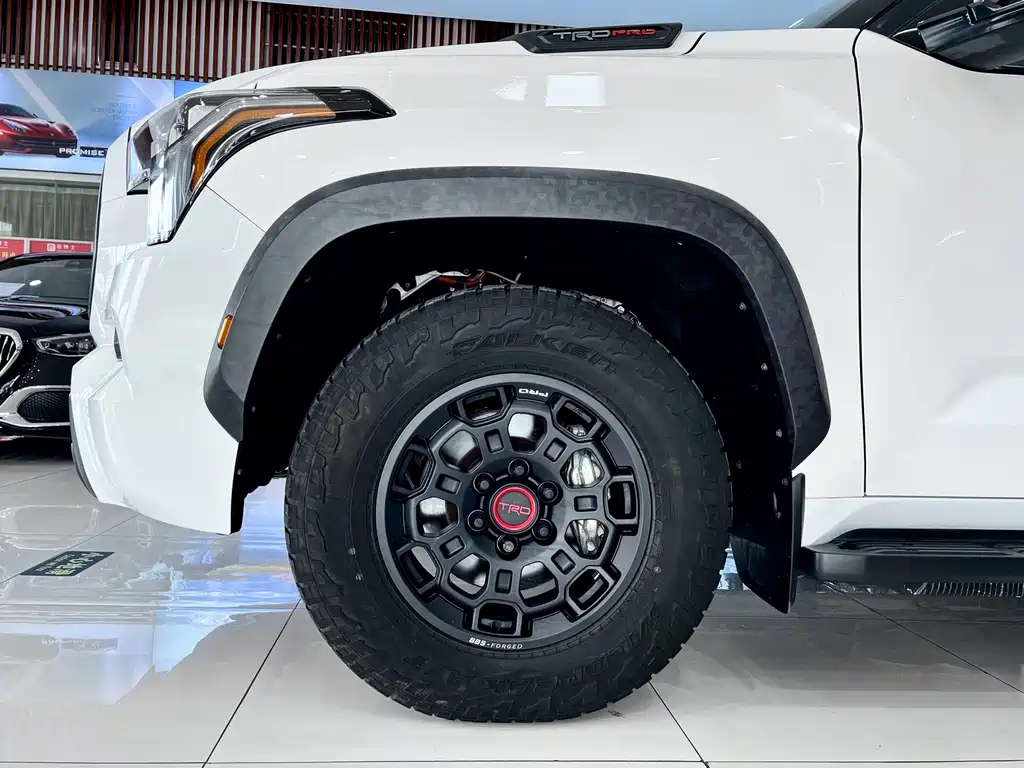 Toyota Sequoia — миниатюра 25