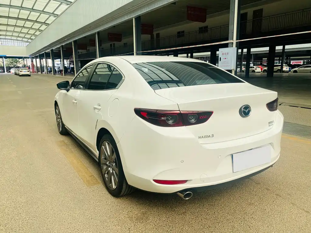 Mazda 3 Axela — миниатюра 9
