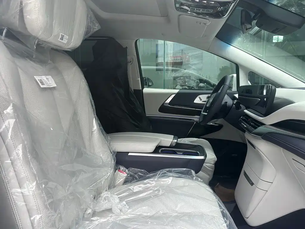 Buick Century 2027 2.0T мест