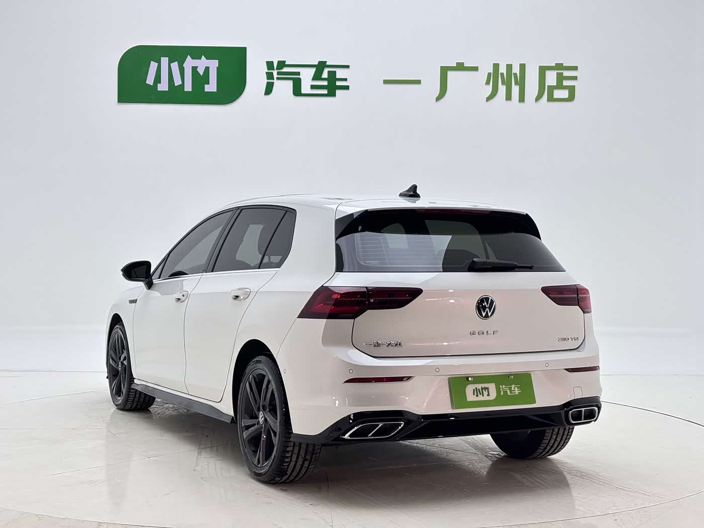 Volkswagen Golf 1.4 л 2023 г. Белый, пробег 21000 км