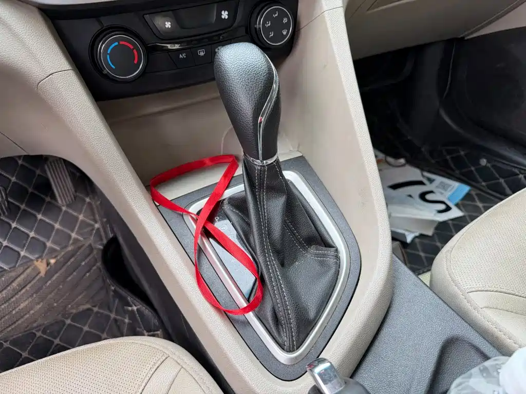 Buick Excelle — миниатюра 9