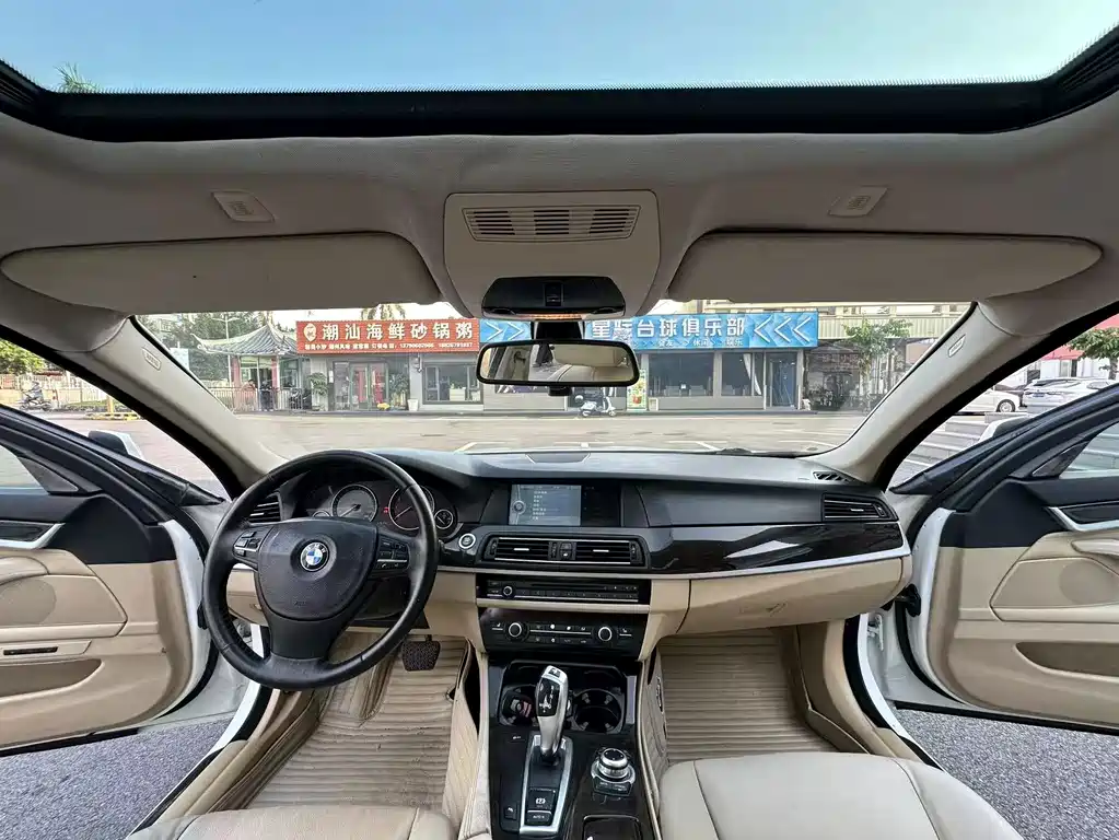BMW 5 Series — миниатюра 11