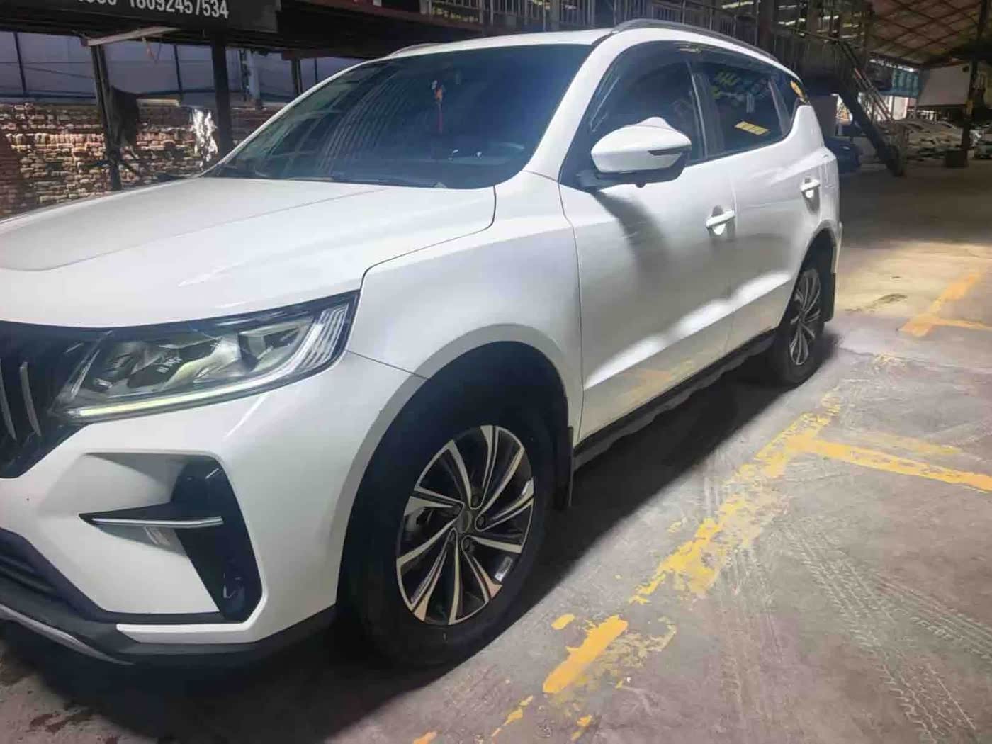 Geely Emgrand X6 1.4 л 2022 г. Белый, пробег 22000 км