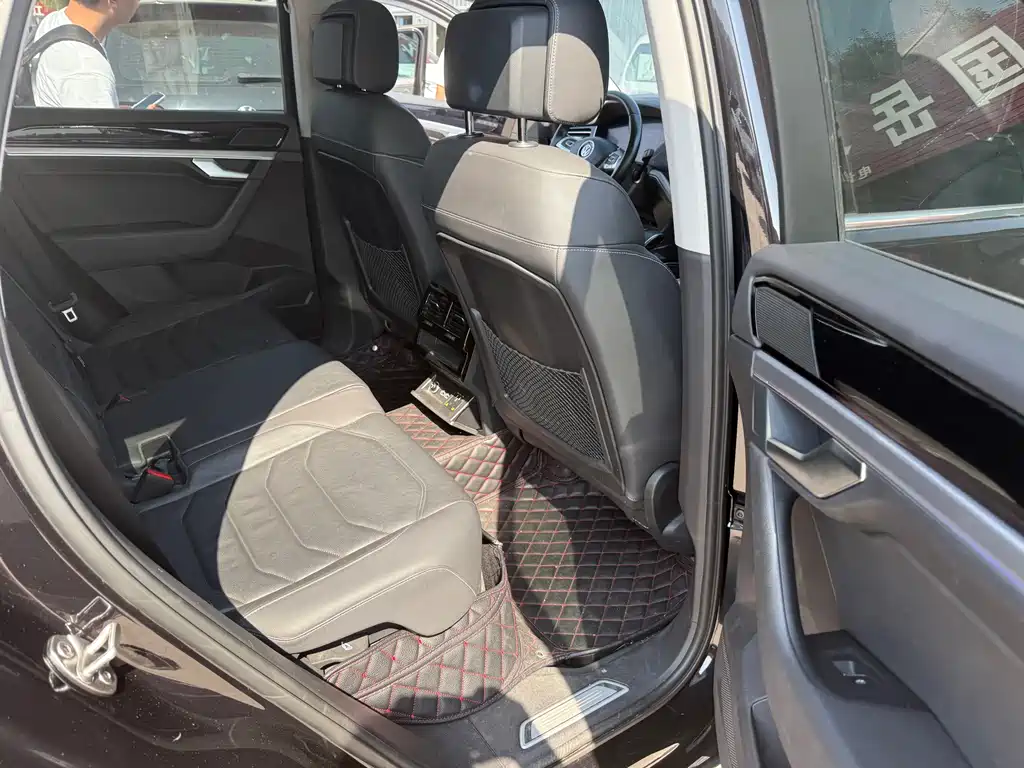 Volkswagen Touareg — миниатюра 6