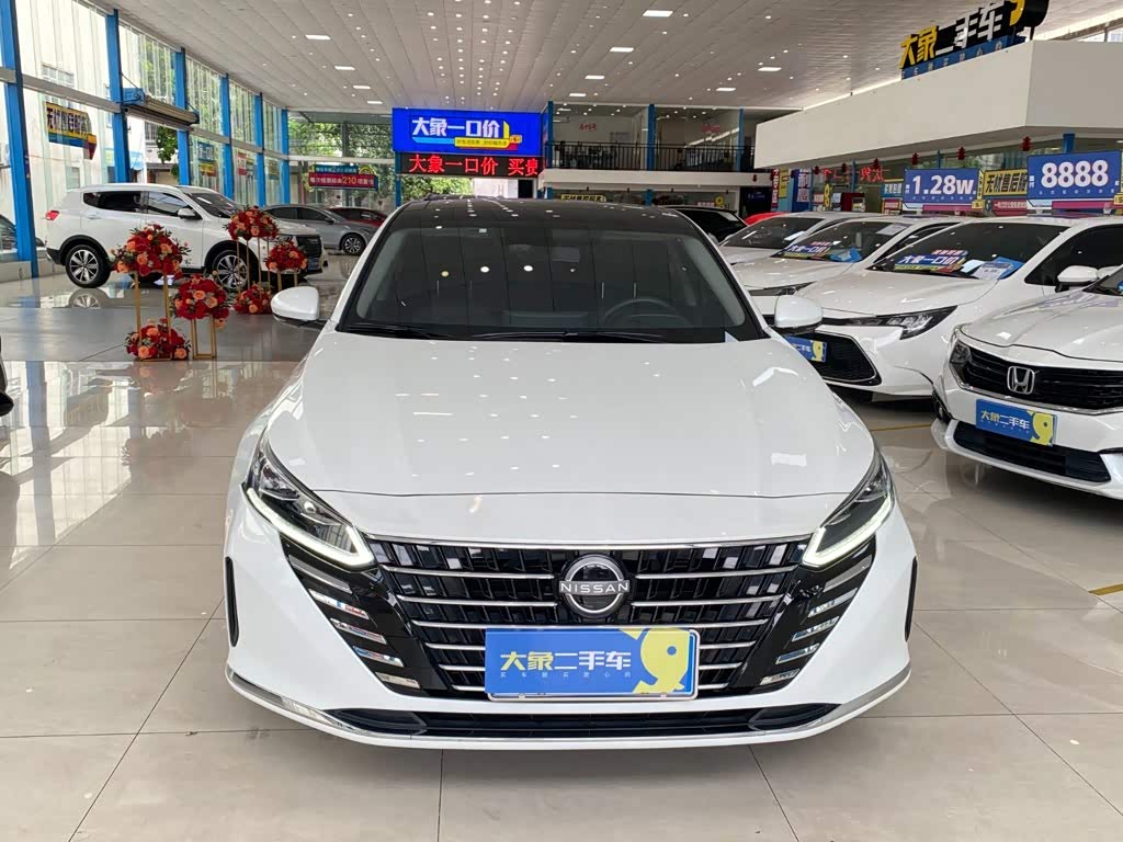 Nissan Teana 2.0 л 2023 г. Белый, пробег 37000 км