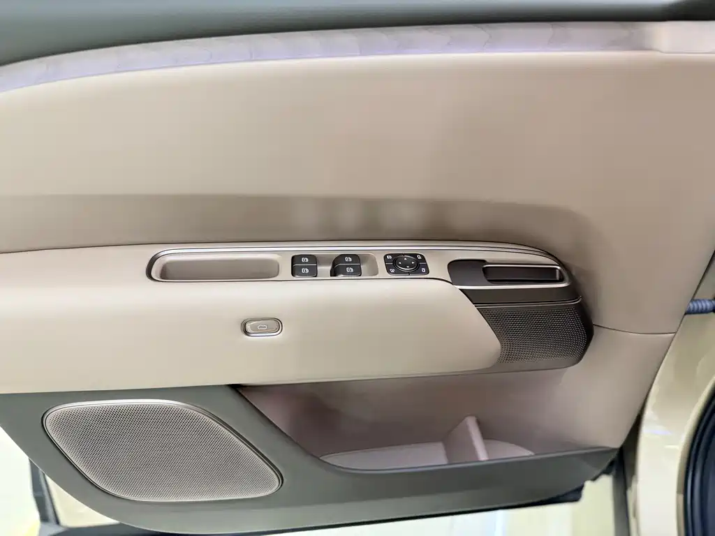 Li Auto Li L9 — миниатюра 6