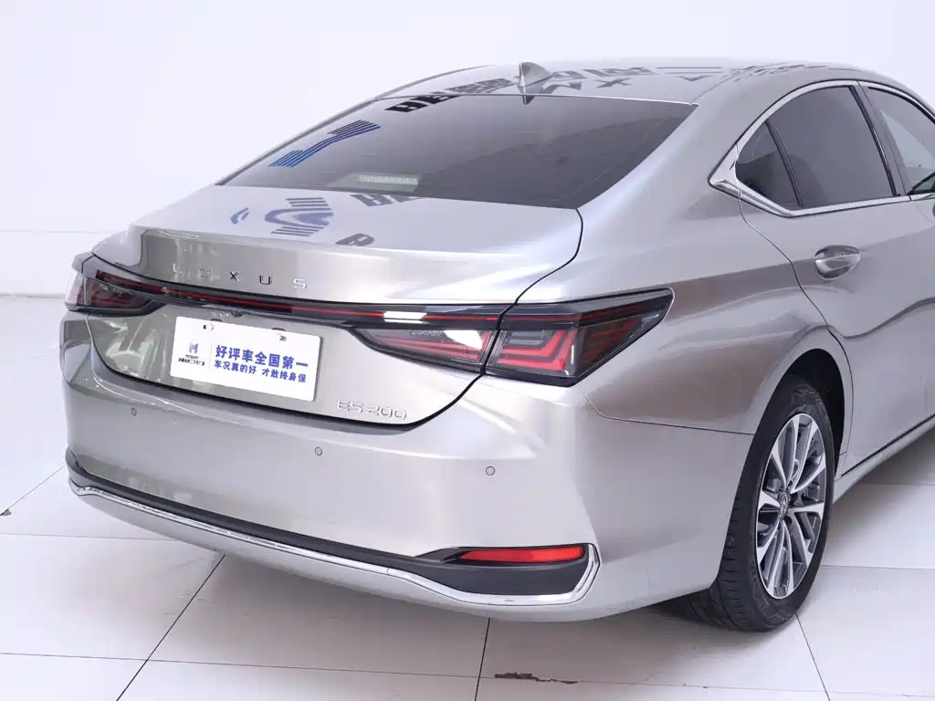 Lexus ES — миниатюра 8