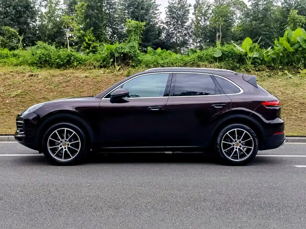 Porsche Cayenne — миниатюра 4