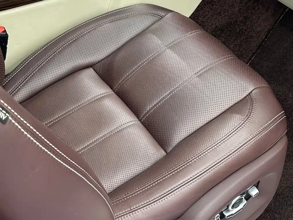 Land Rover Range Rover — миниатюра 40